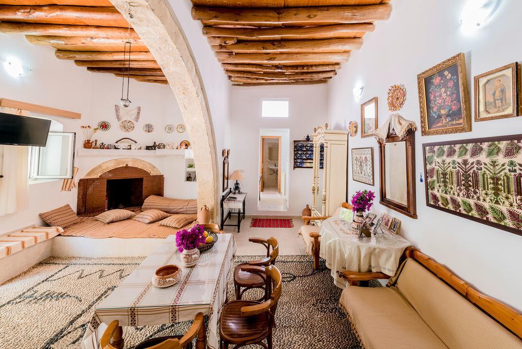 Kamariko Traditional House أفانتو الغرفة الصورة